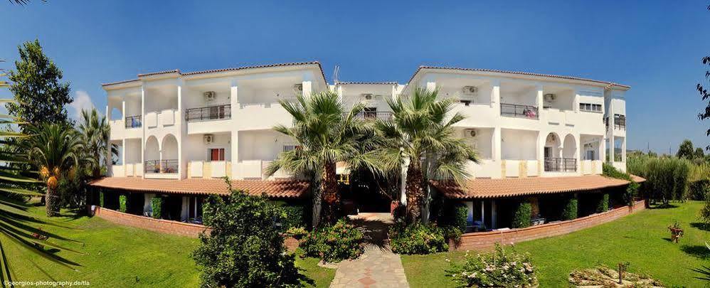 Martha'S Haus Hotel Gerakini Exterior foto